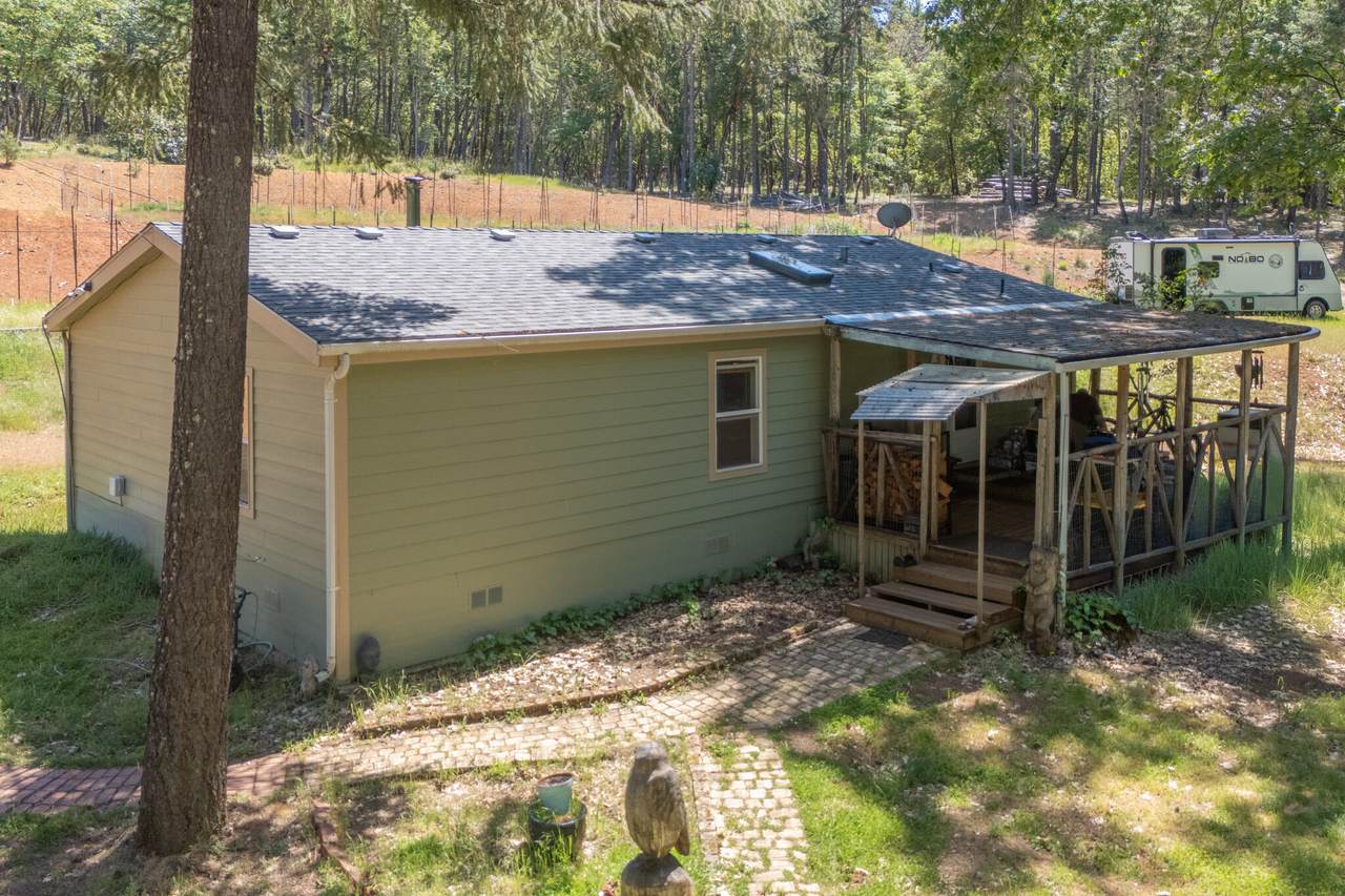 1801 Holton Creek Road - Photo 1