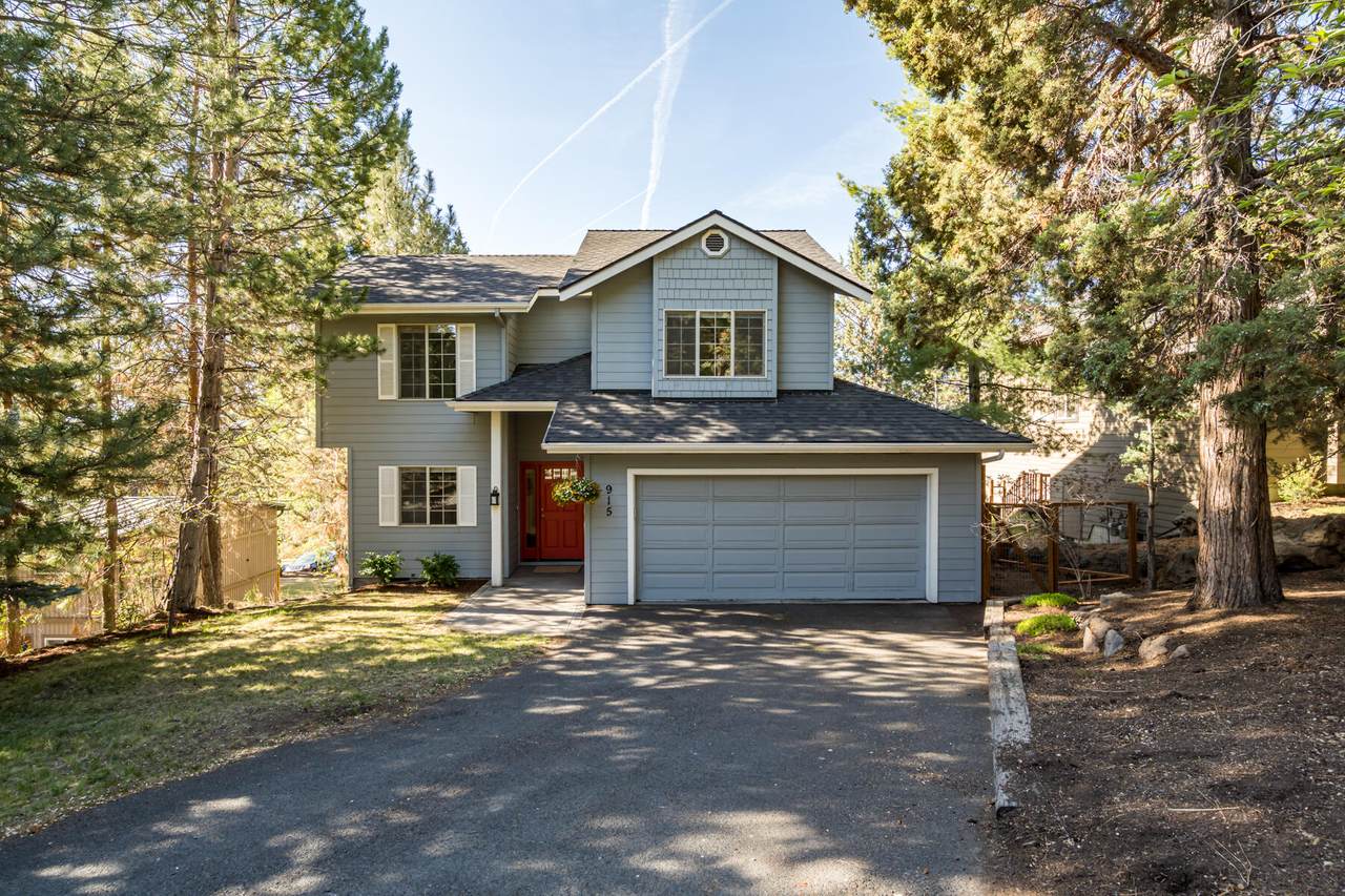 915 Saginaw Avenue - Photo 1