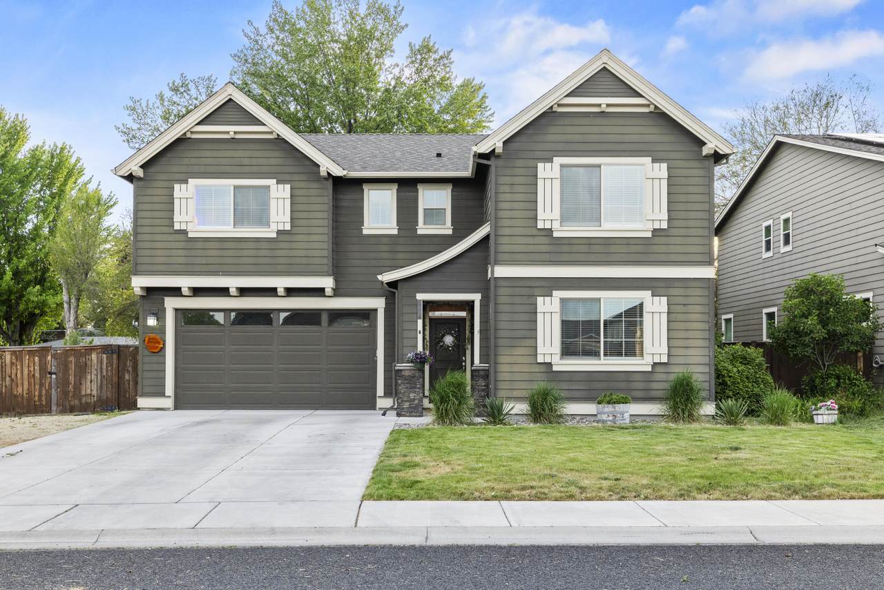 3718 Birddog Drive - Photo 1