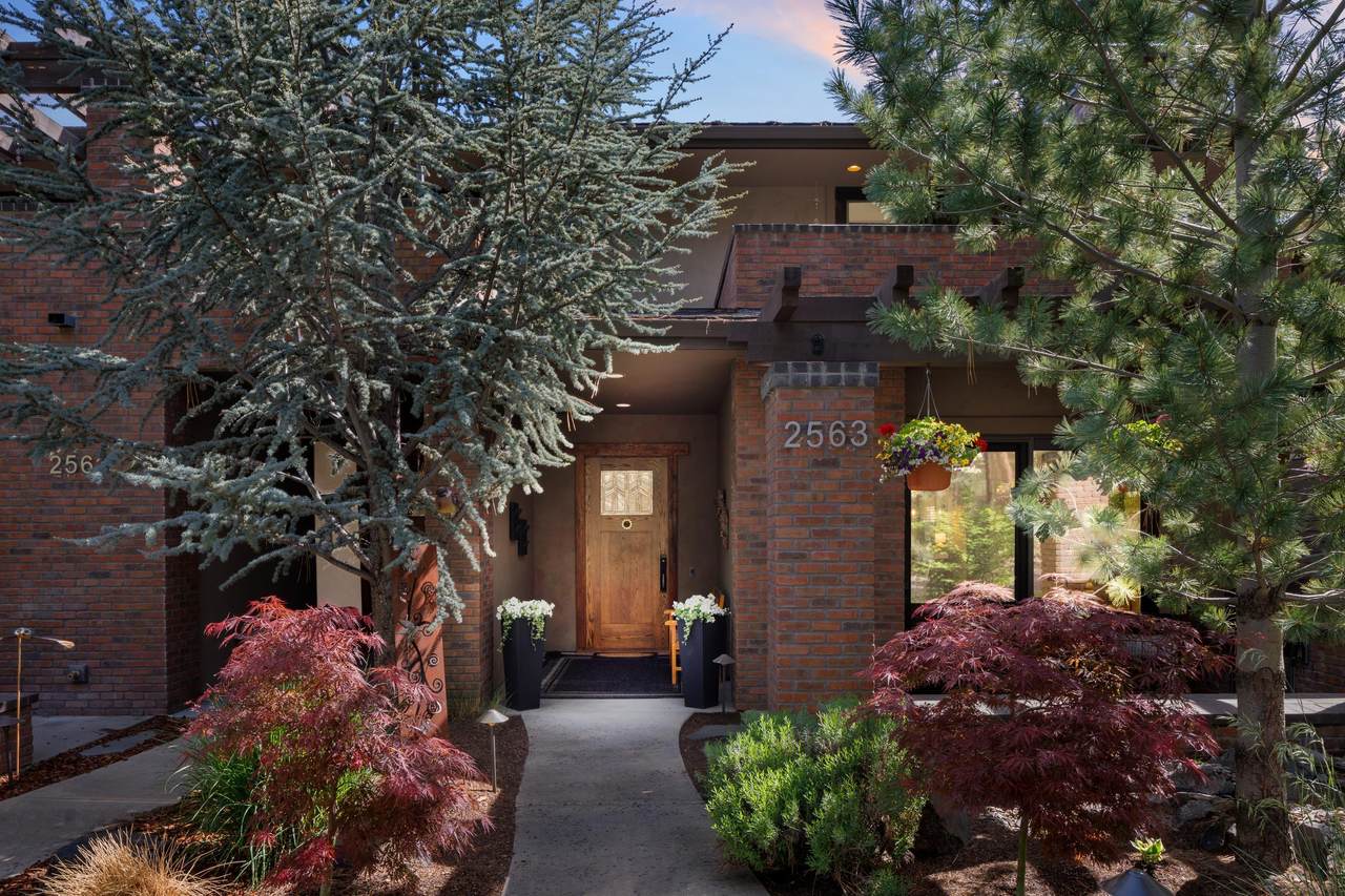 2563 Crossing Drive - Photo 1