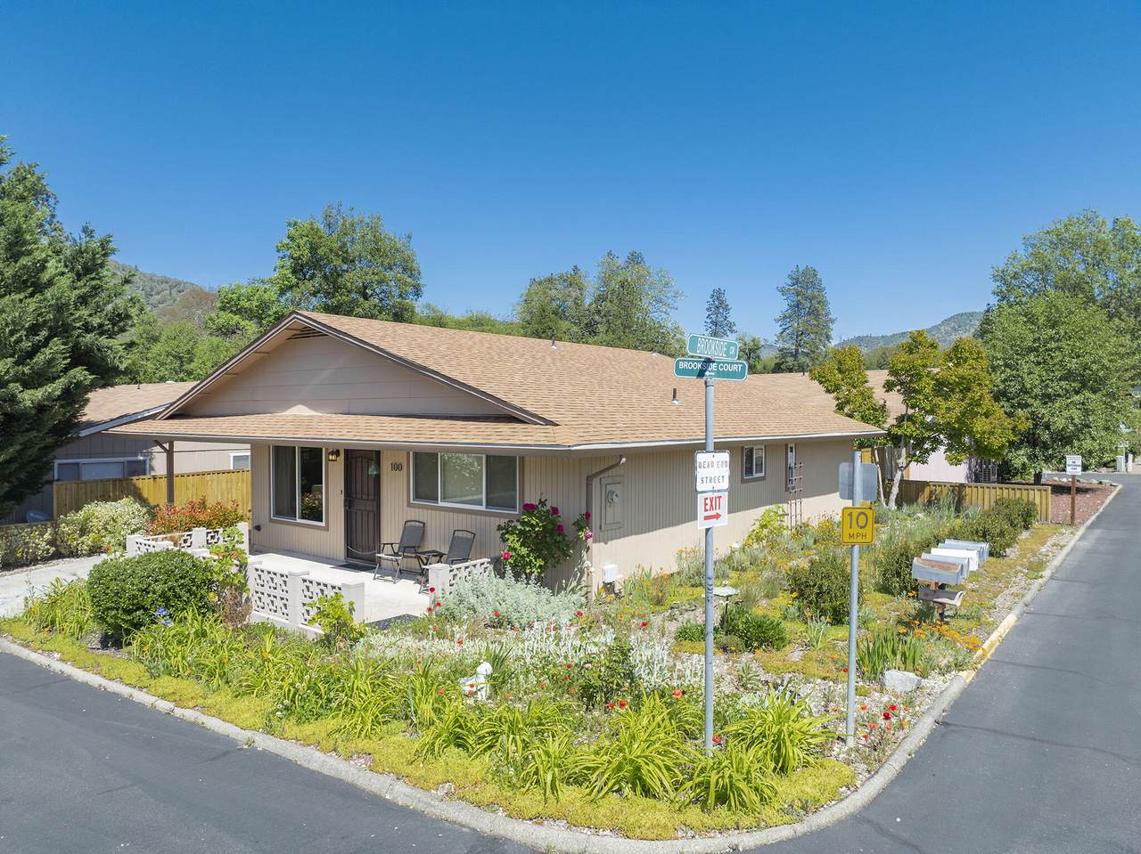 100 Brookside Court - Photo 1
