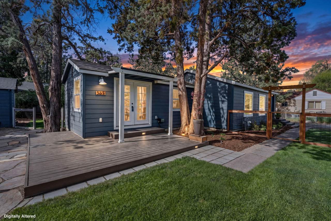 565 Woodland Boulevard - Photo 1