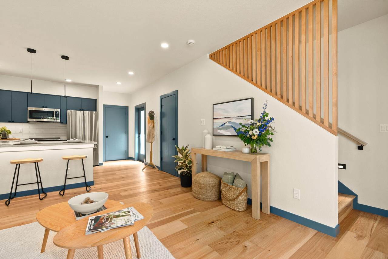 920 Norton Avenue - Photo 1