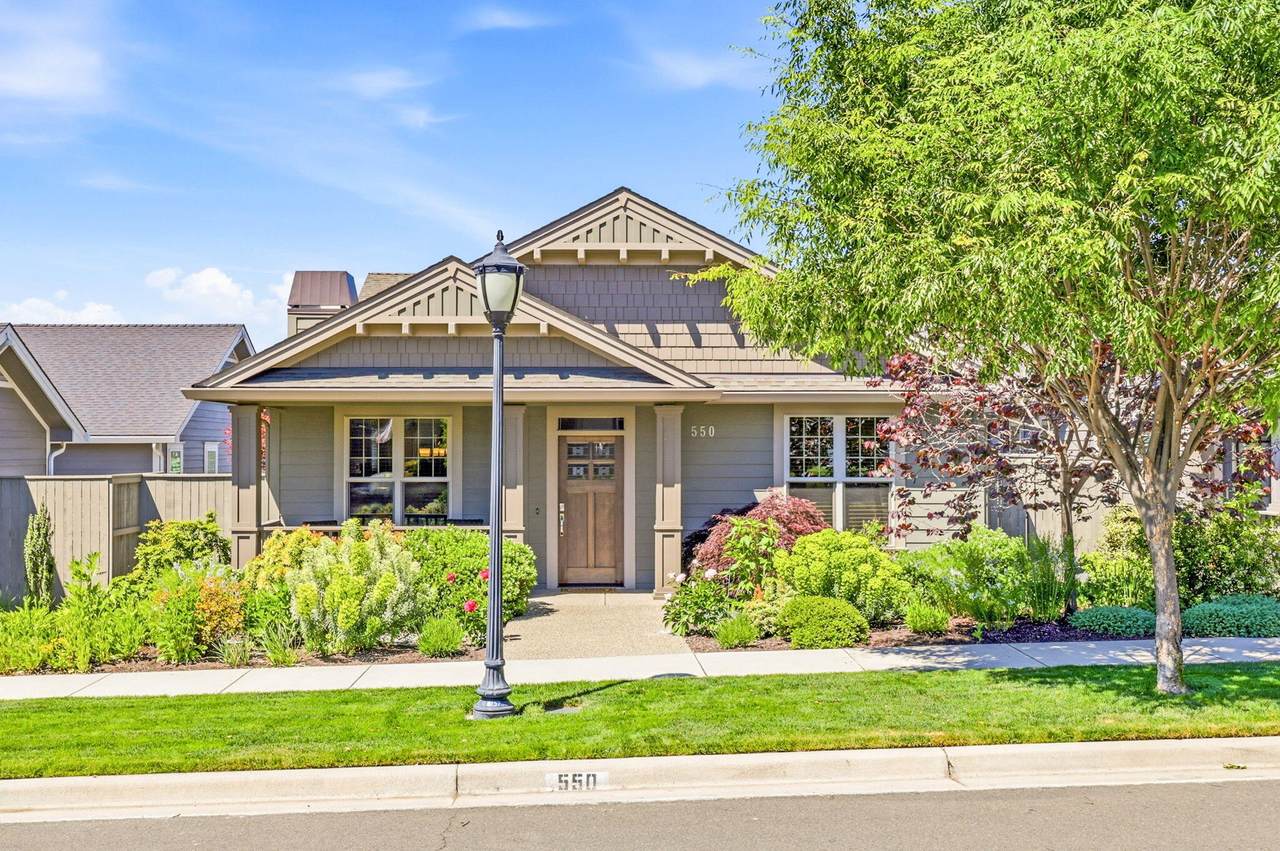 550 Windsong Way - Photo 1