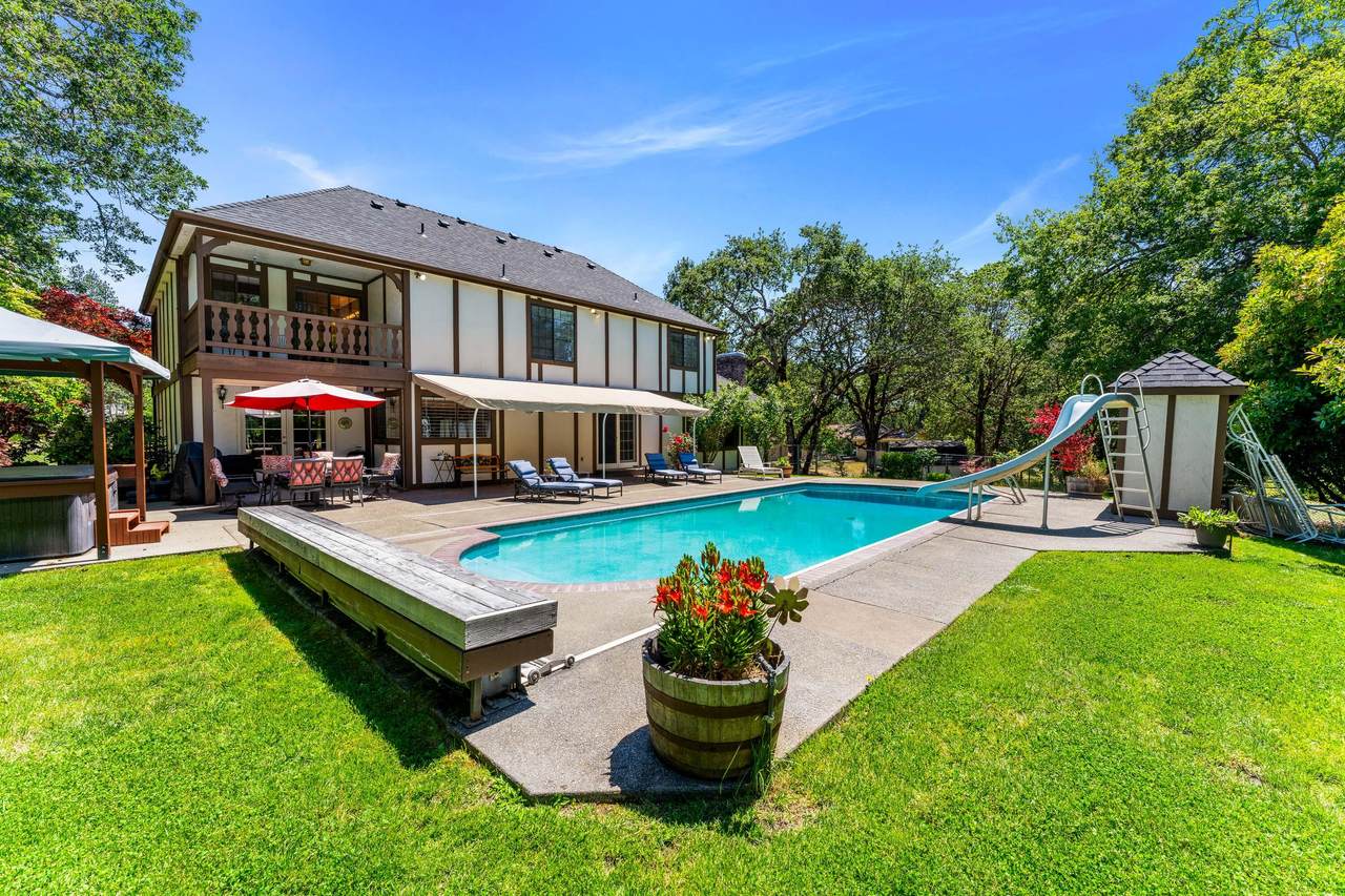 180 Horseshoe Drive - Photo 1