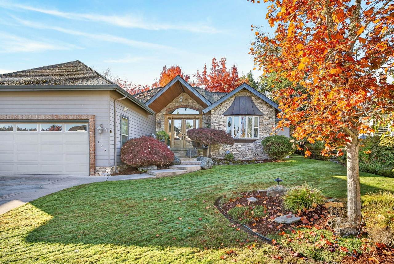 197 Whispering Drive - Photo 1
