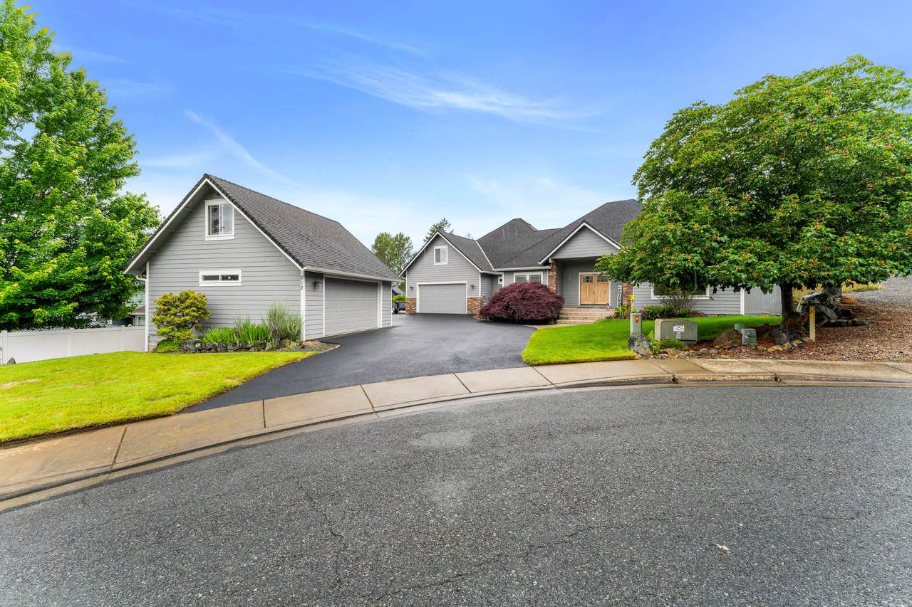 212 Canyon View Drive - Photo 1