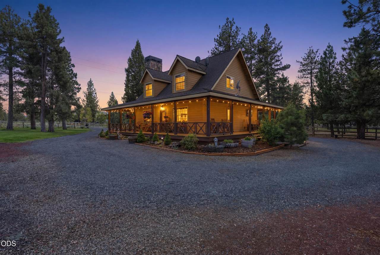 16738 Pine Tree Lane - Photo 1