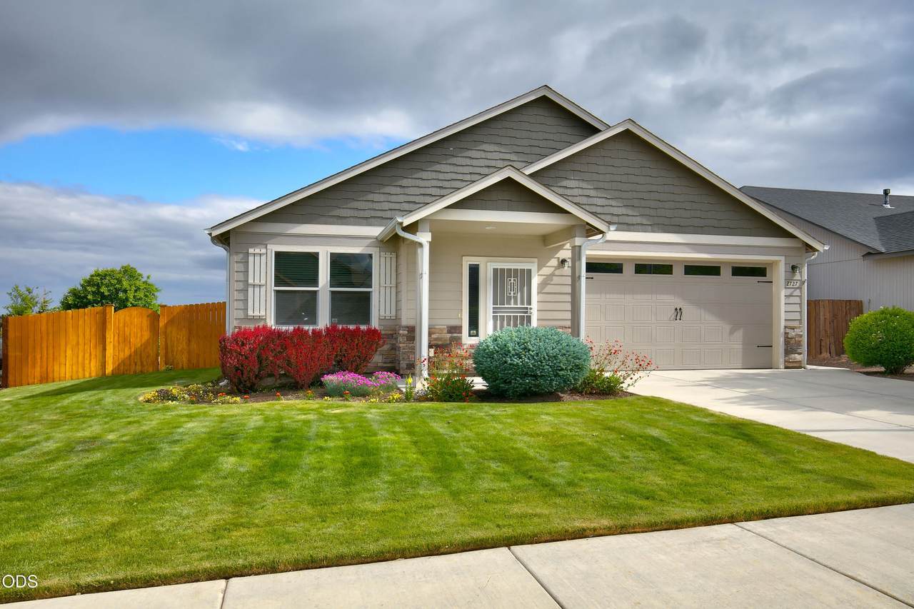 2727 6th Drive - Photo 1