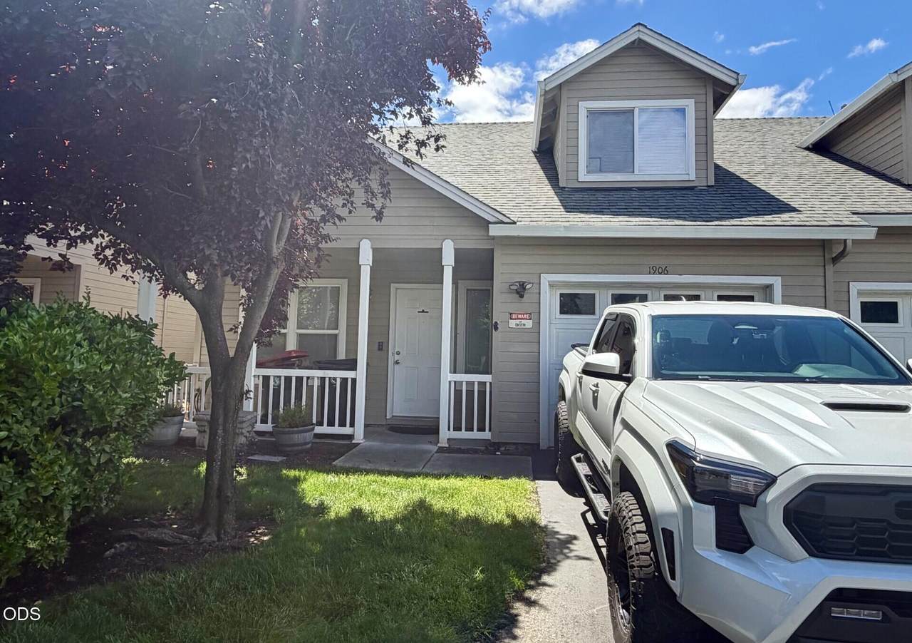 1906 Pebble Way - Photo 1