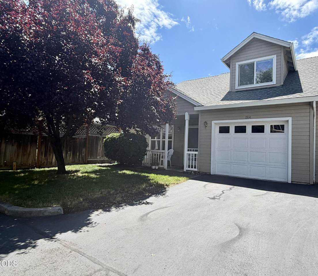 1914 Pebble Way - Photo 1