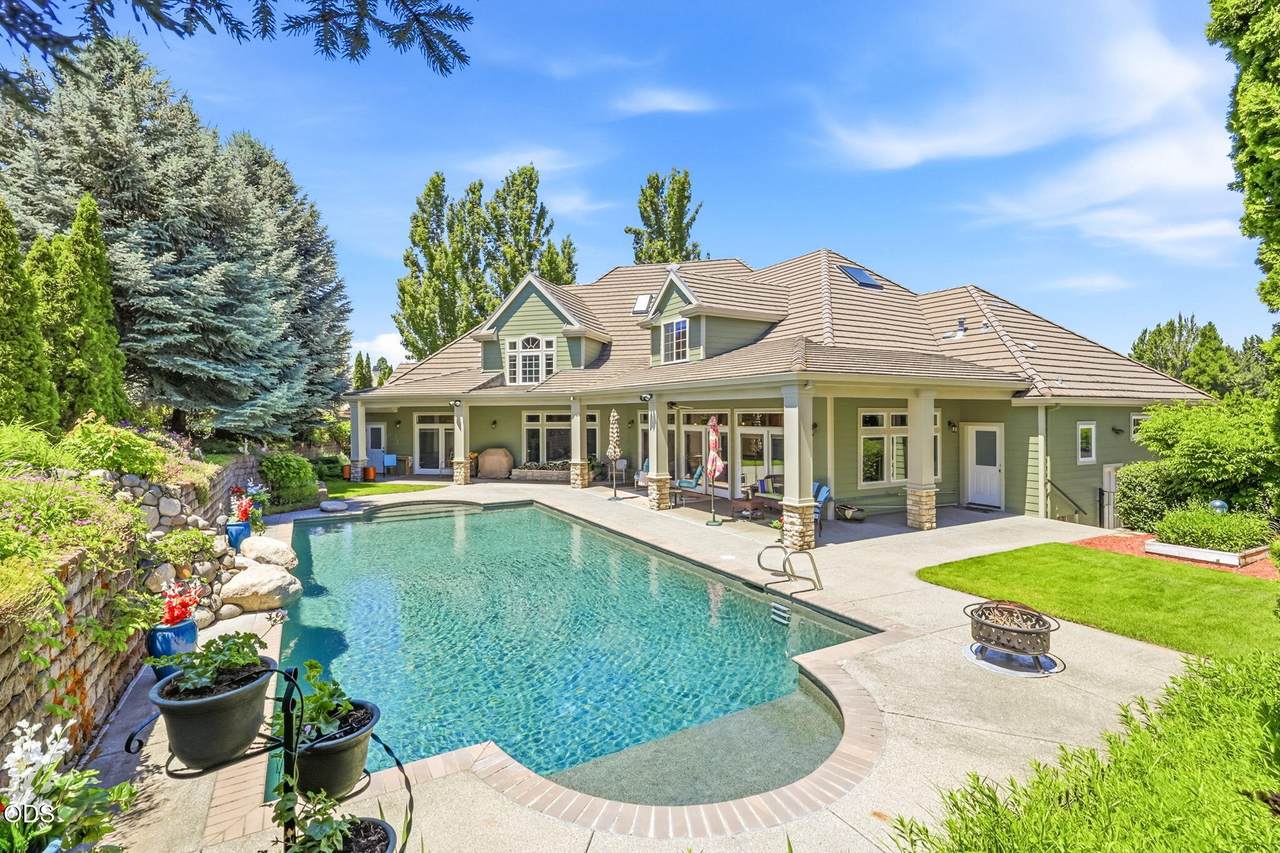 631 Seventh Fairway Drive - Photo 1