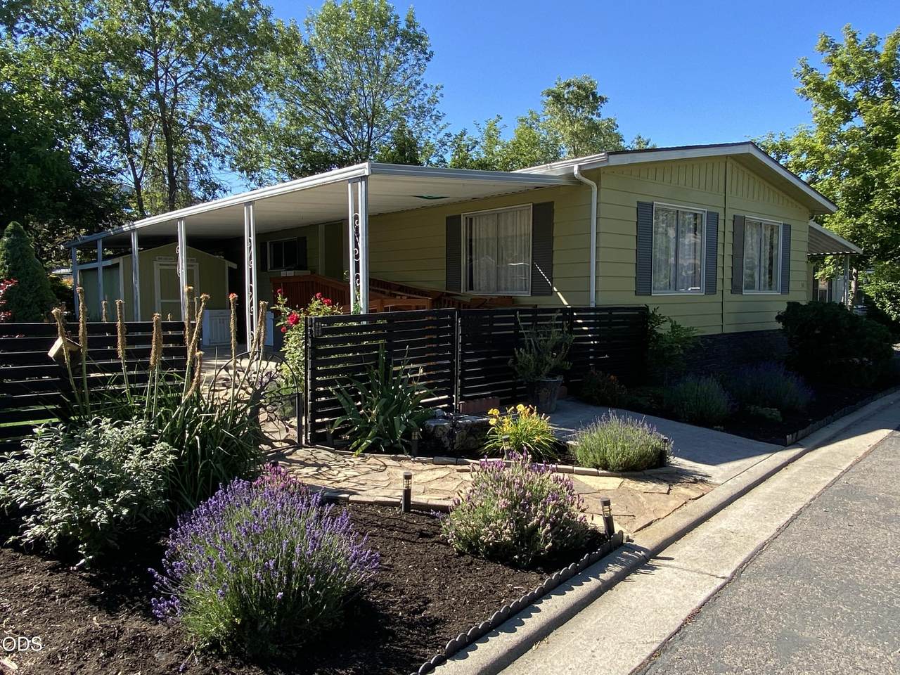4624 Pacific Highway - Photo 1