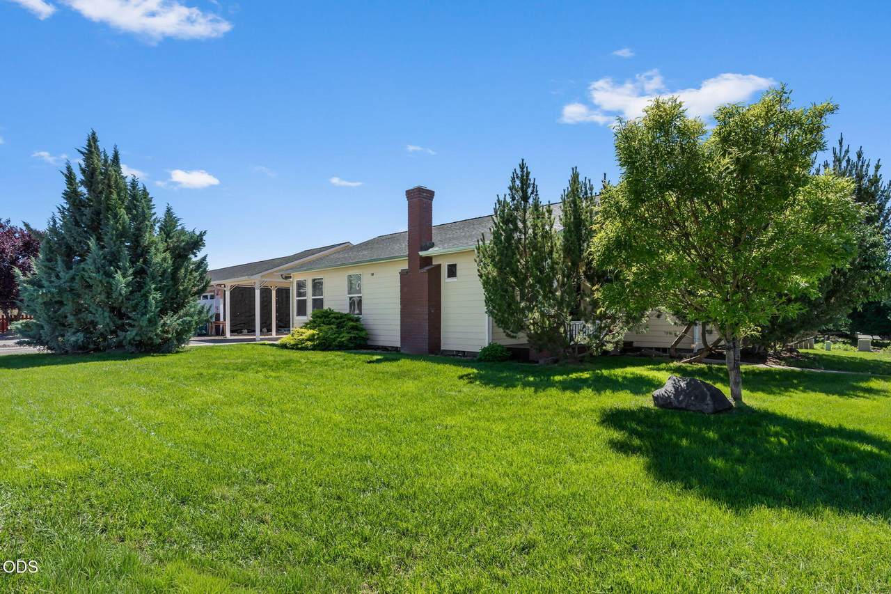 1372 Teal Loop - Photo 1