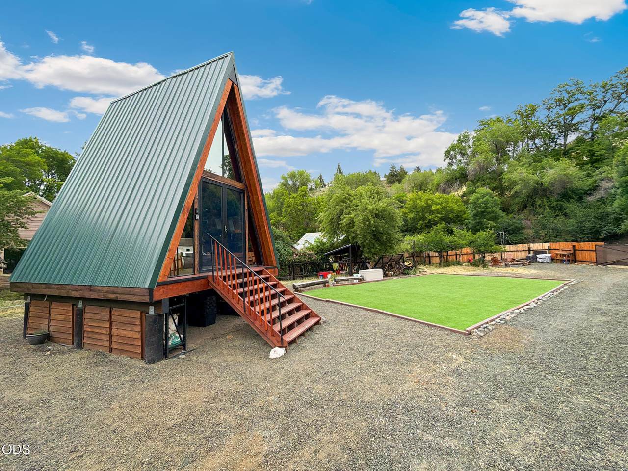 209 Washington Street - Photo 1