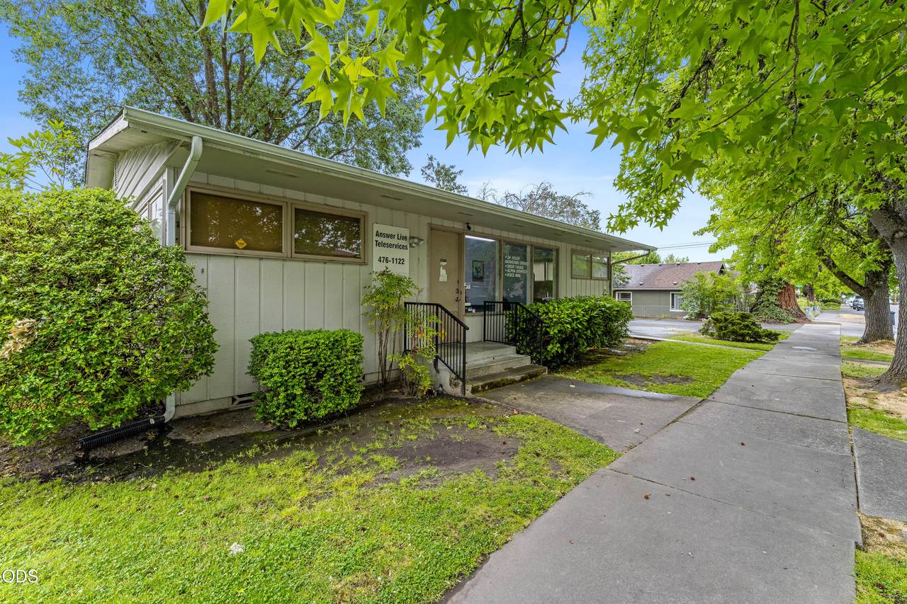515 8th Street - Photo 1