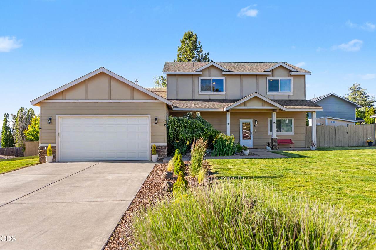 821 Quail Point Drive - Photo 1