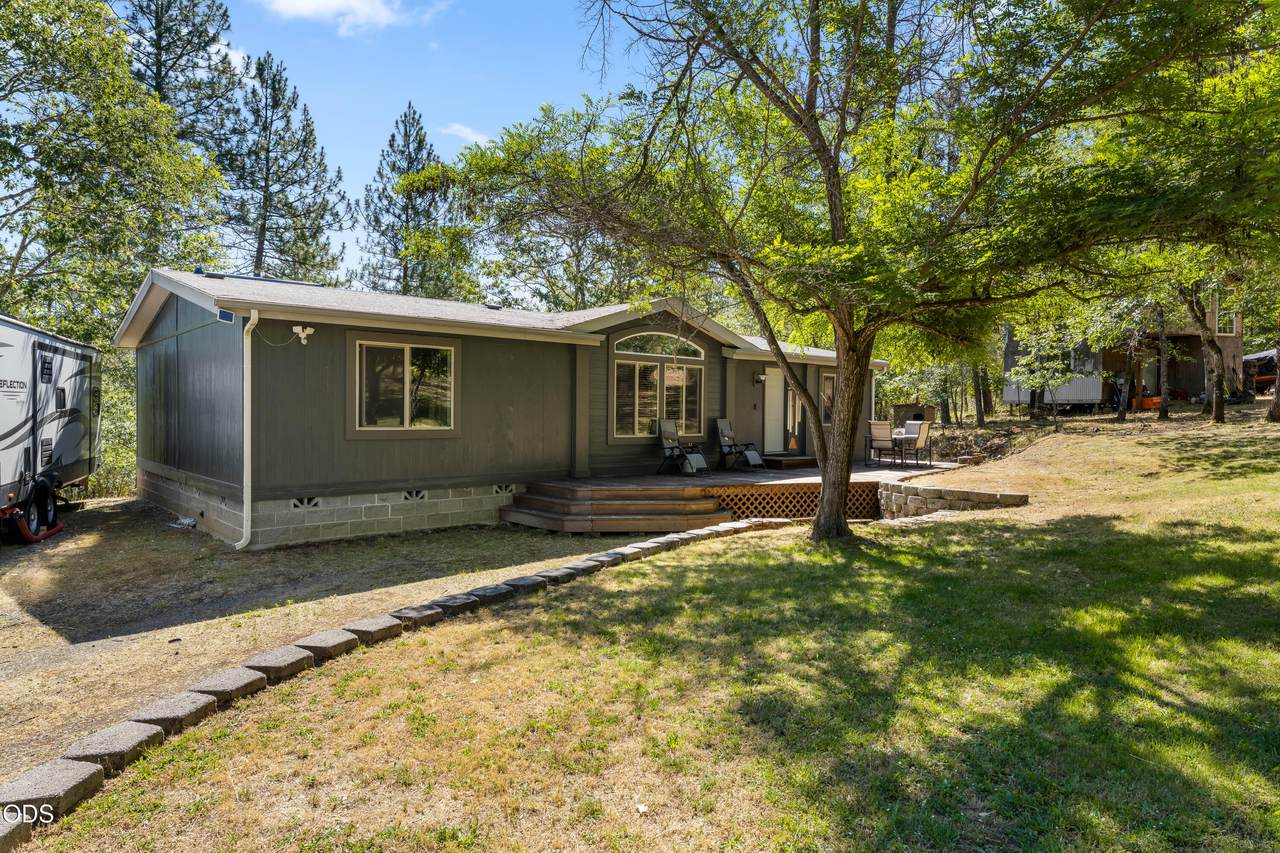 1460 Grays Creek Road - Photo 1