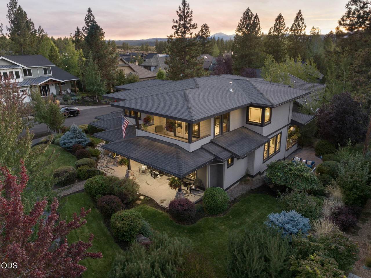 19062 Mt Mcloughlin Lane - Photo 1