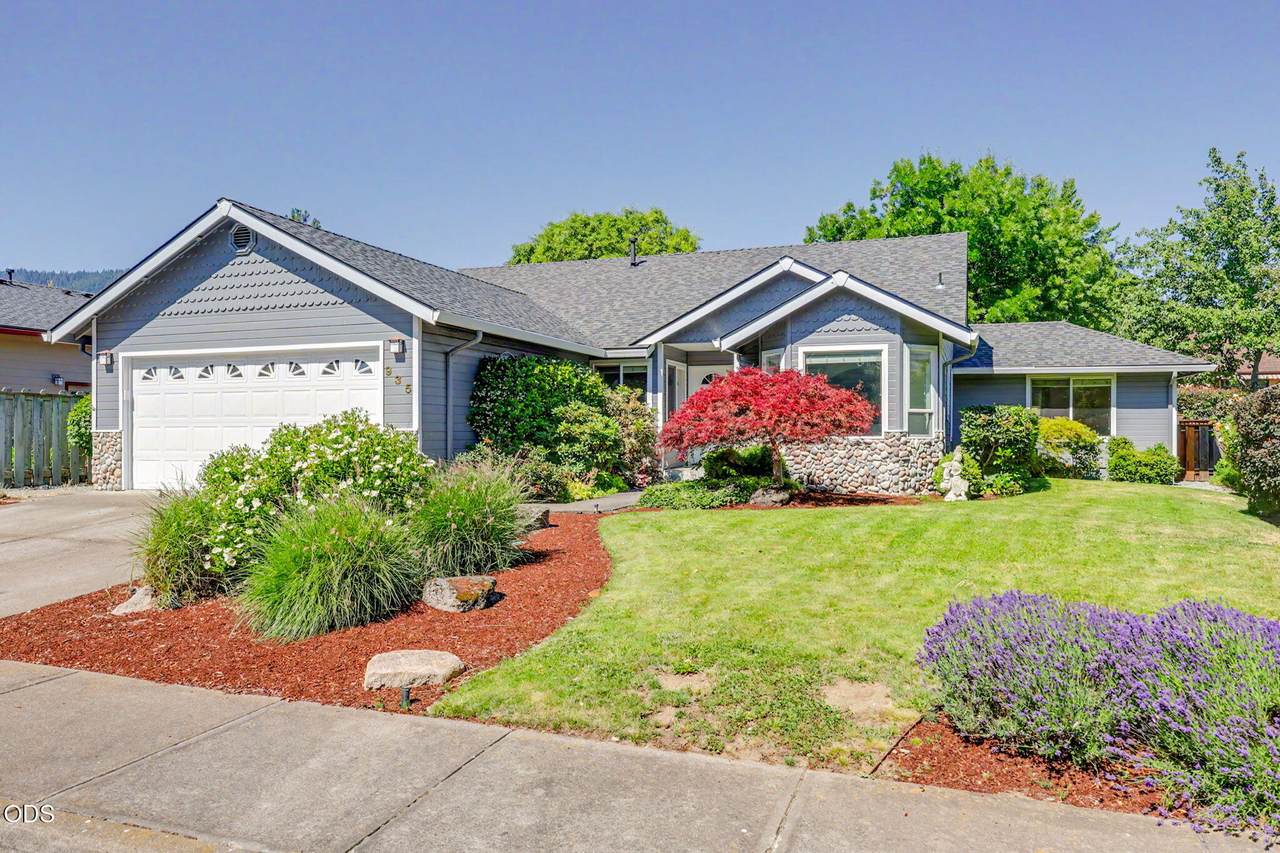 935 Cypress Point Loop - Photo 1