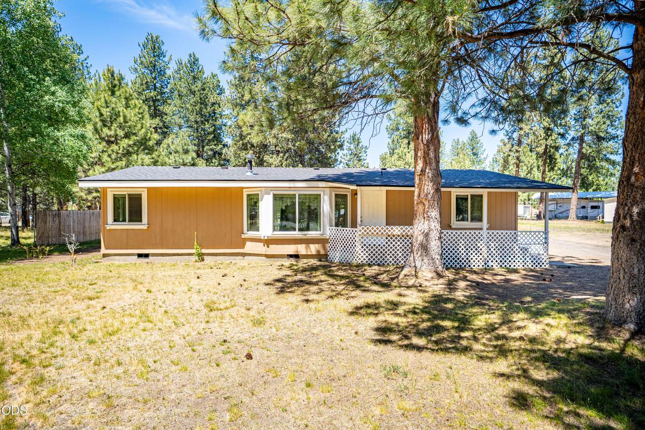 60245 Lakeview Drive - Photo 1