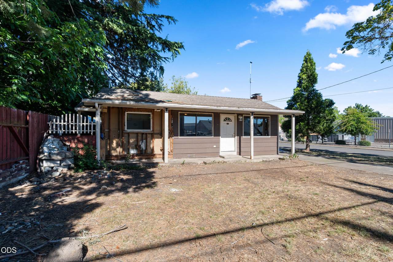 1004 Grape Street - Photo 1