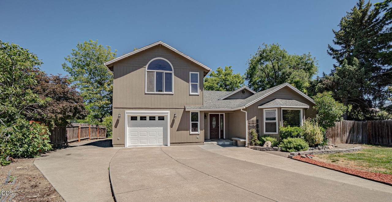 171 Peggy Lane - Photo 1
