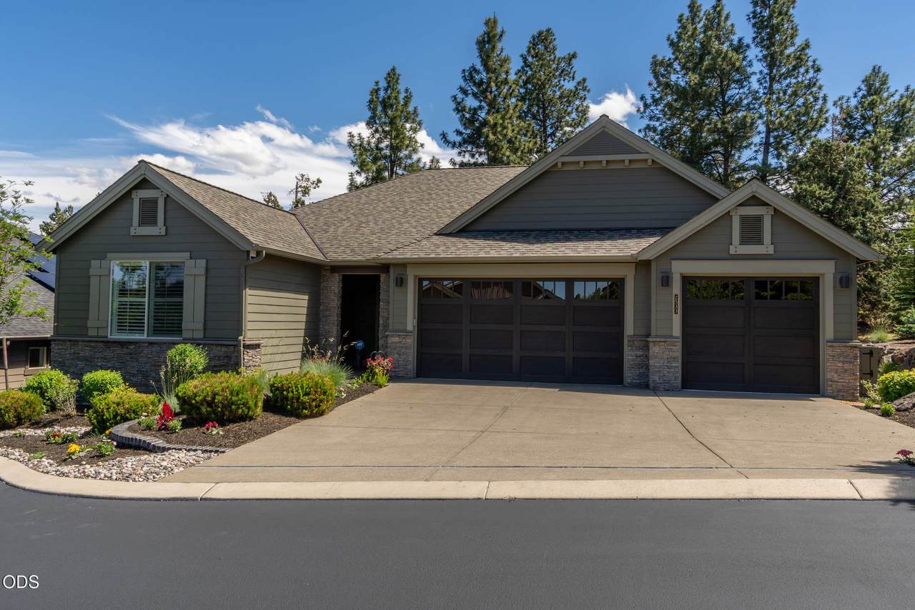2533 Pine Terrace Drive - Photo 1