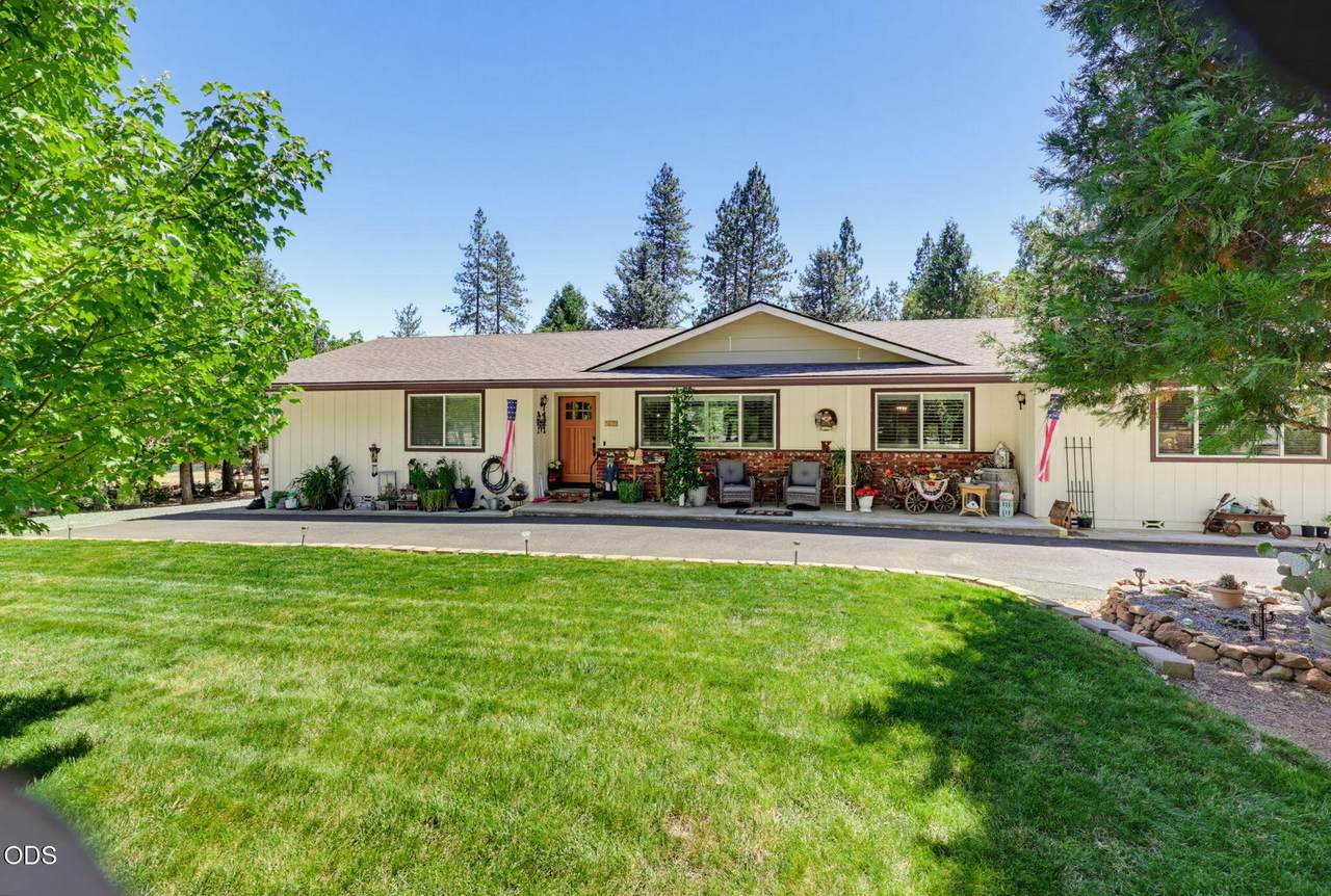 455 Eric Way - Photo 1