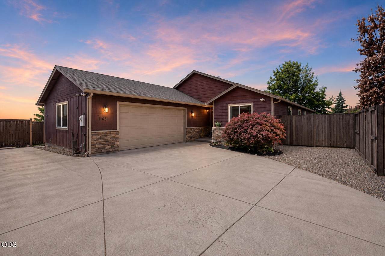 7431 Jerae Place - Photo 1