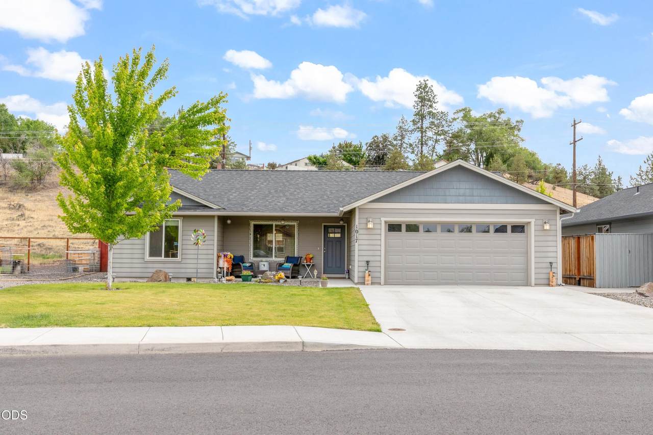 1017 Crista Court - Photo 1