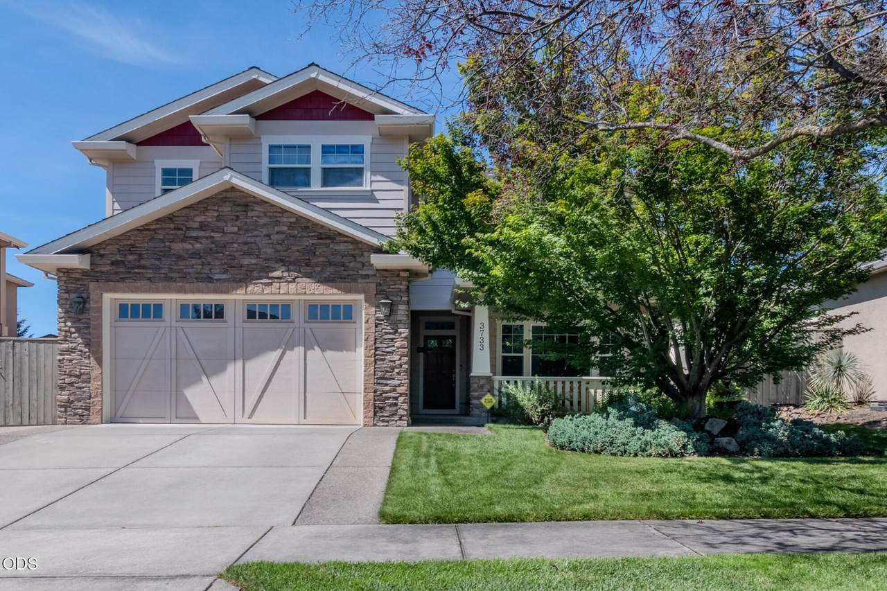 3733 Sherwood Park Drive - Photo 1
