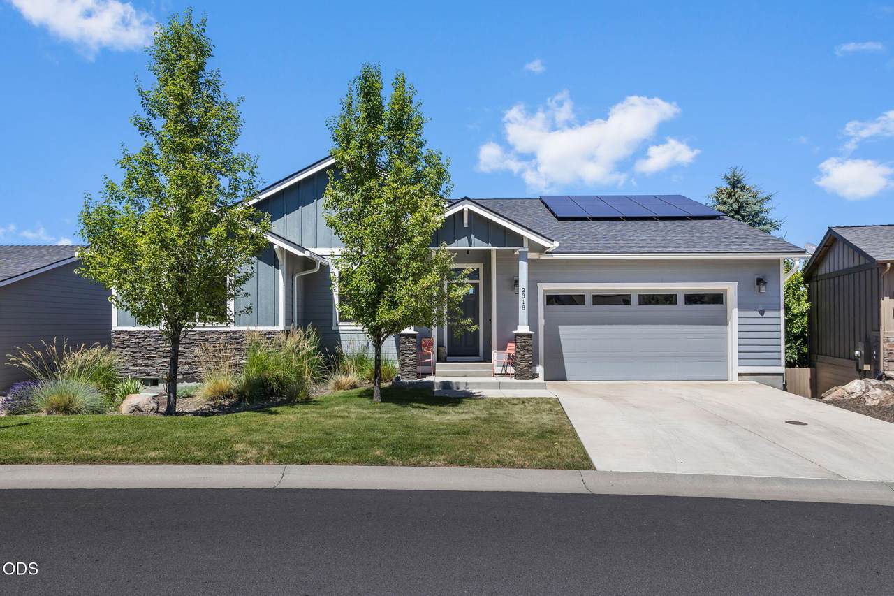 2318 Valleyview Drive - Photo 1