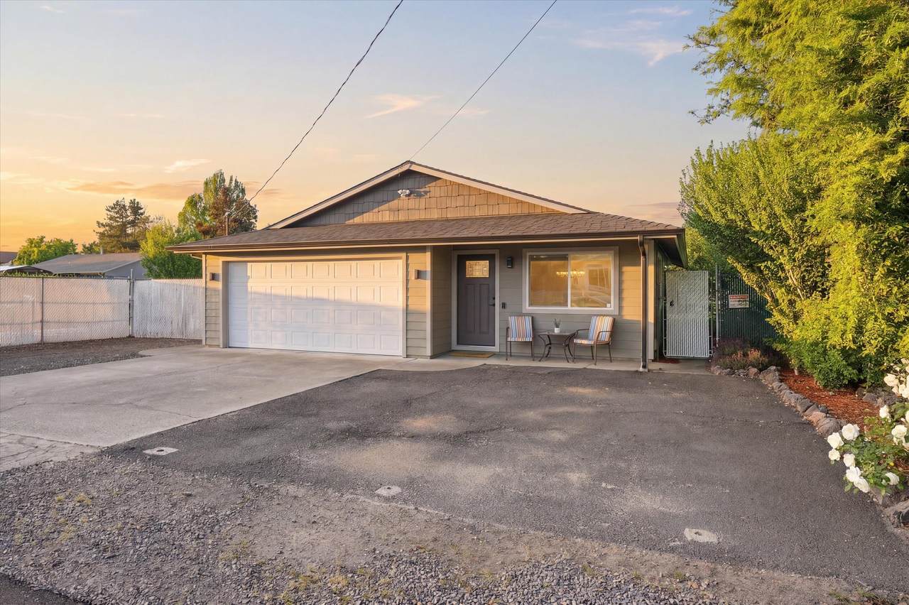 675 Berrydale Avenue - Photo 1