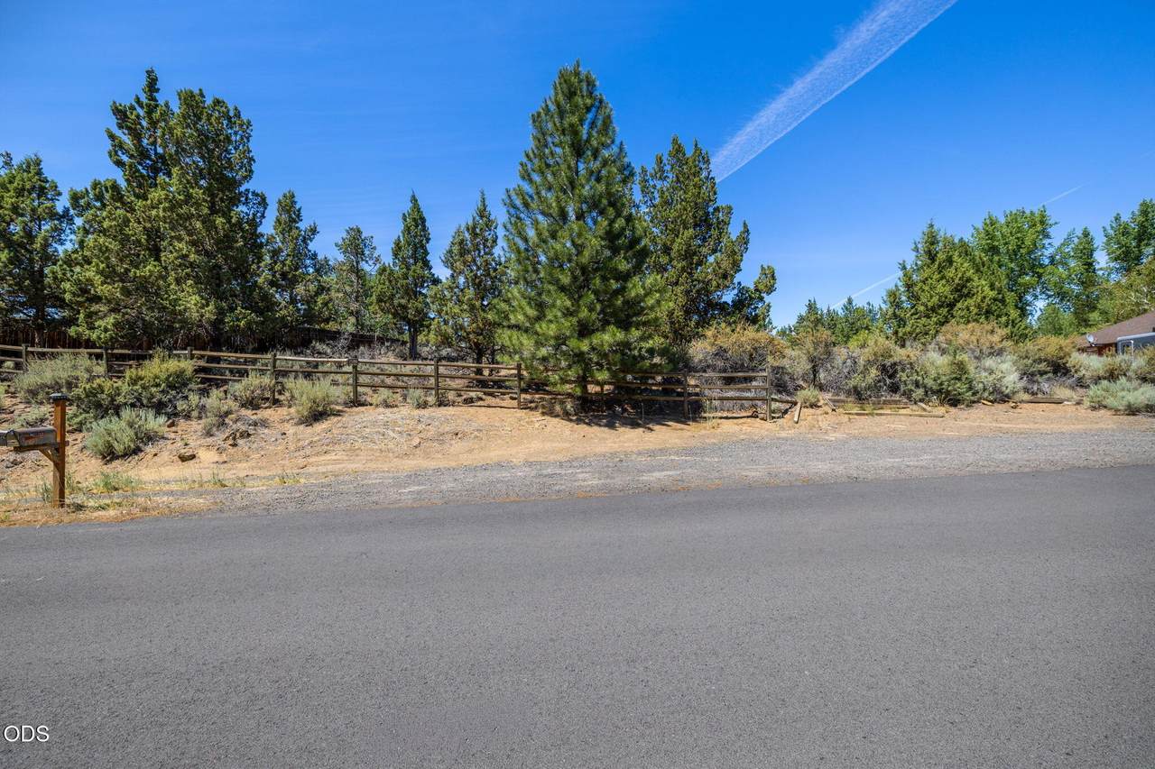 20874 Greenmont Drive - Photo 1