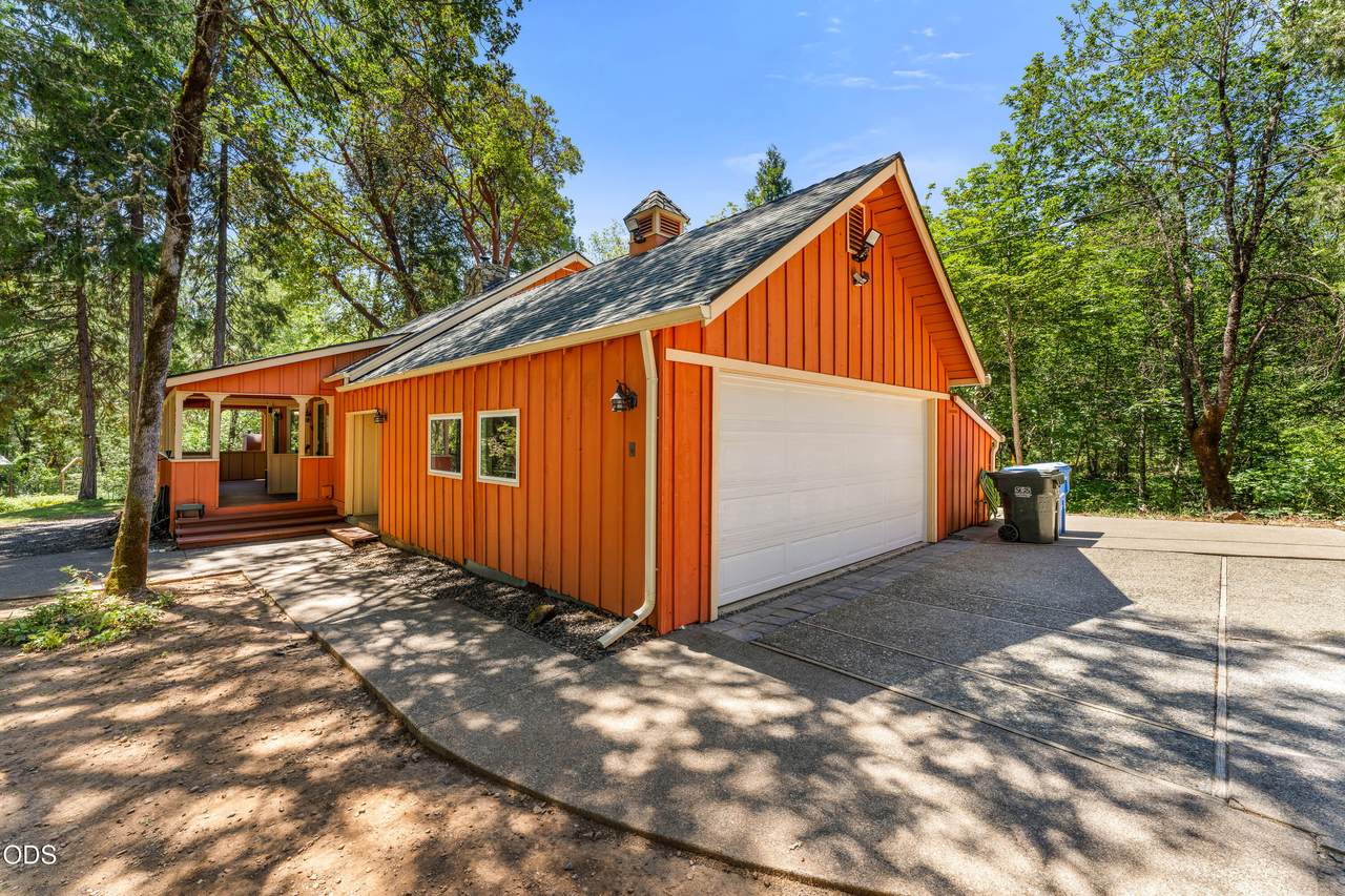6907 Bear Branch Road - Photo 1