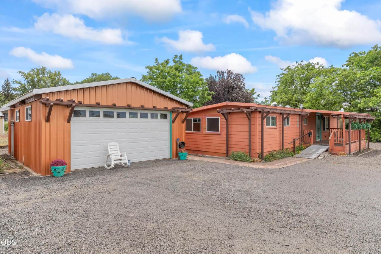 2088 Rose Lane - Photo 1