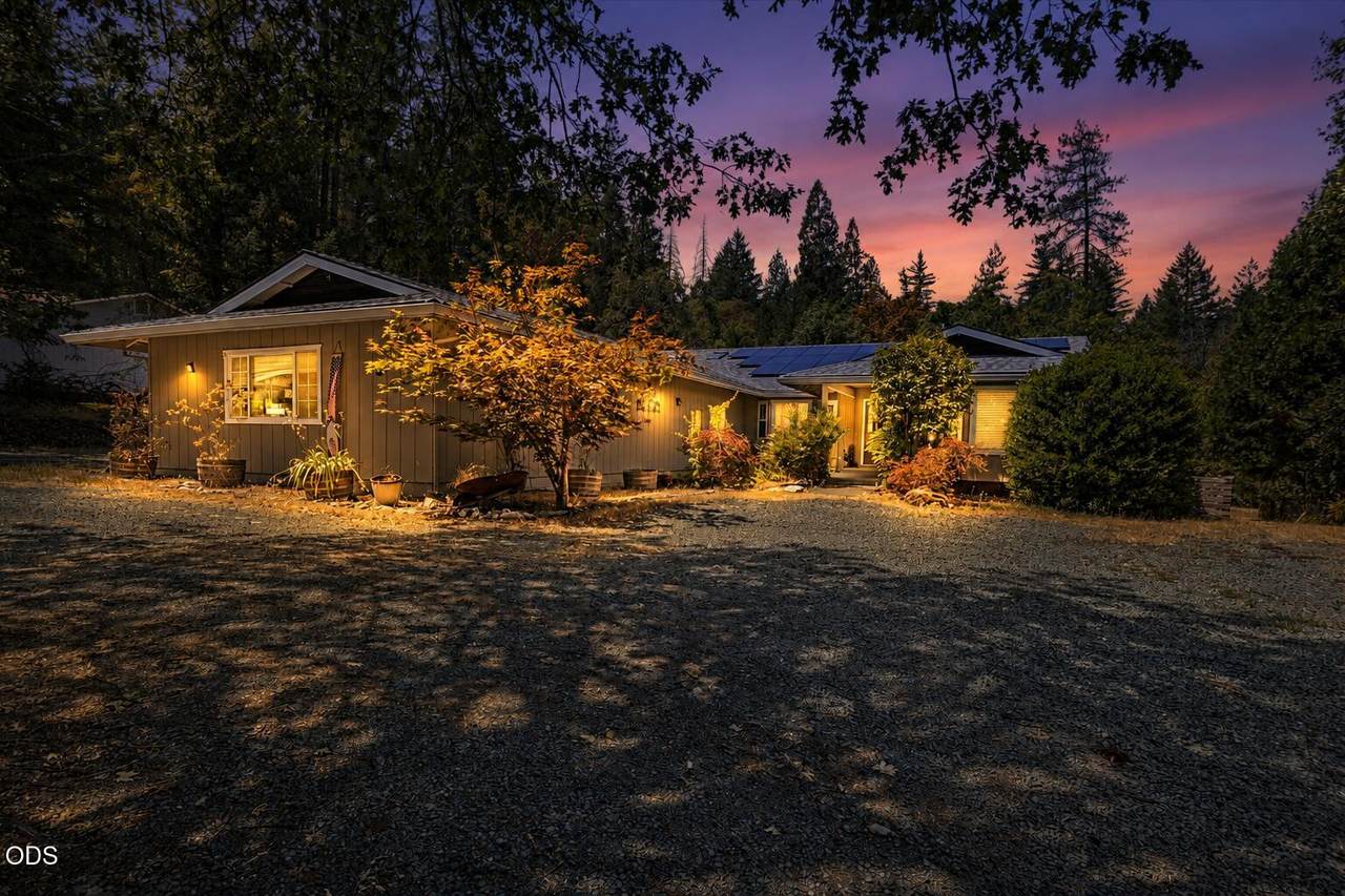 287 Surrey Drive - Photo 1
