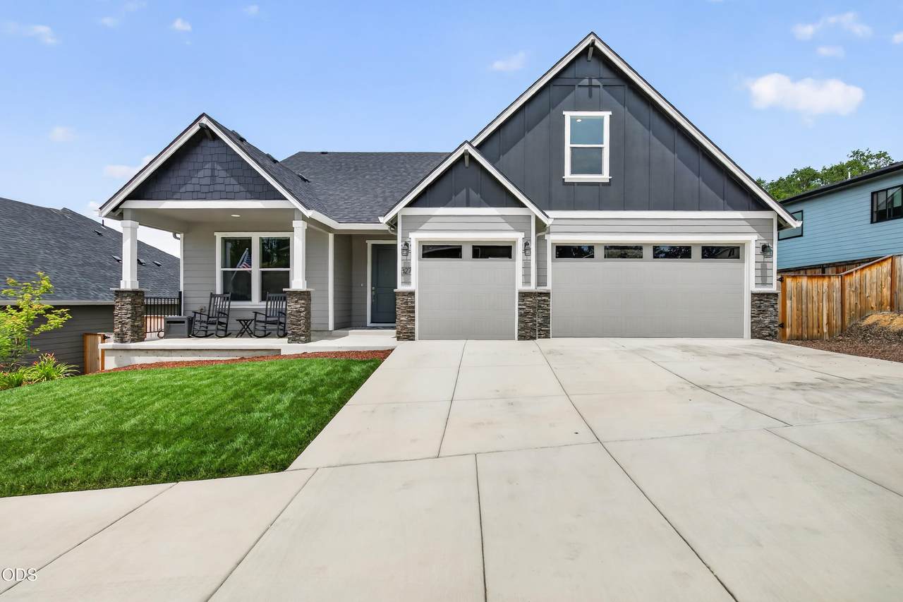 327 Arrowhead Trail - Photo 1