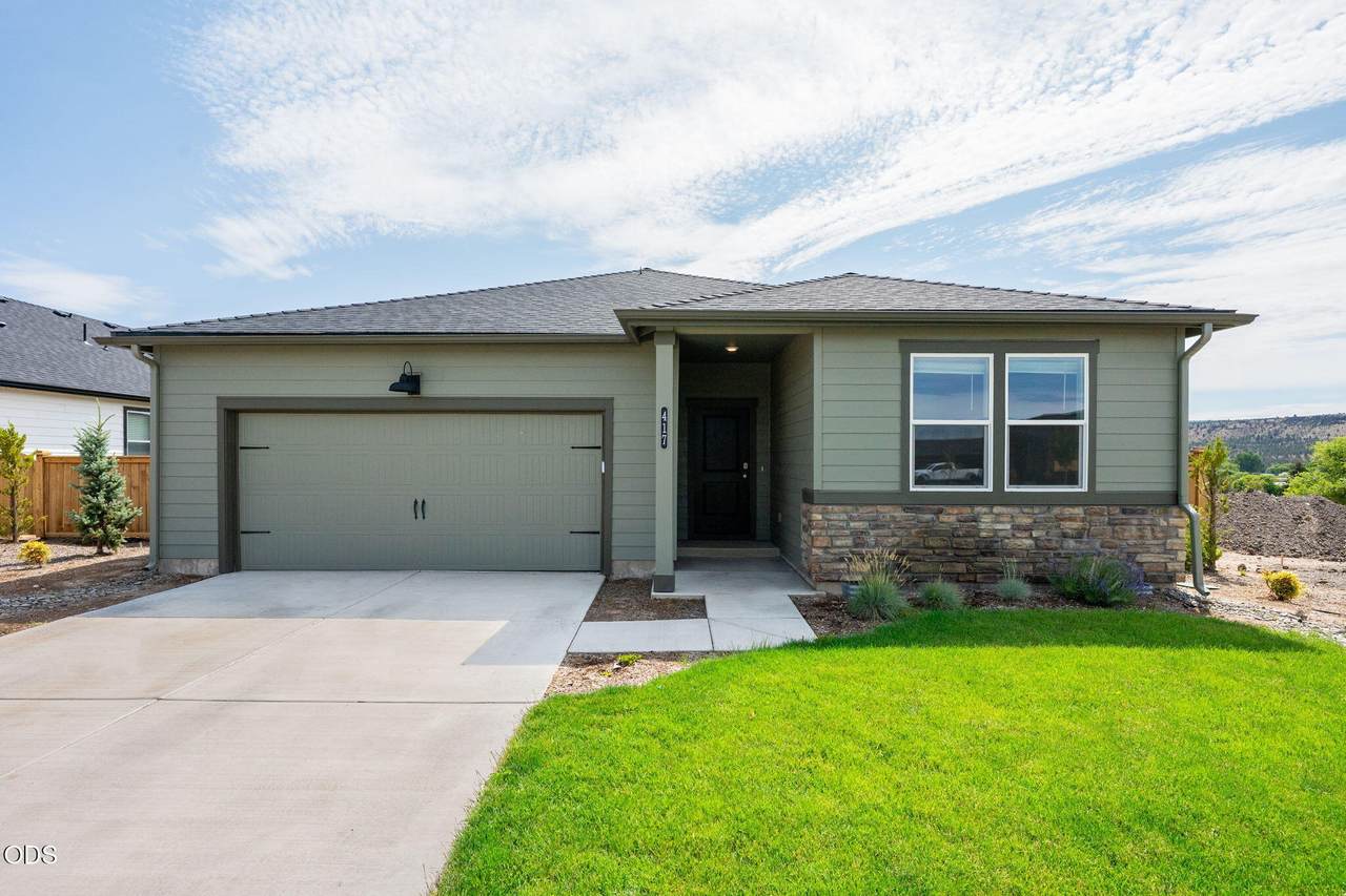 417 Union Loop - Photo 1