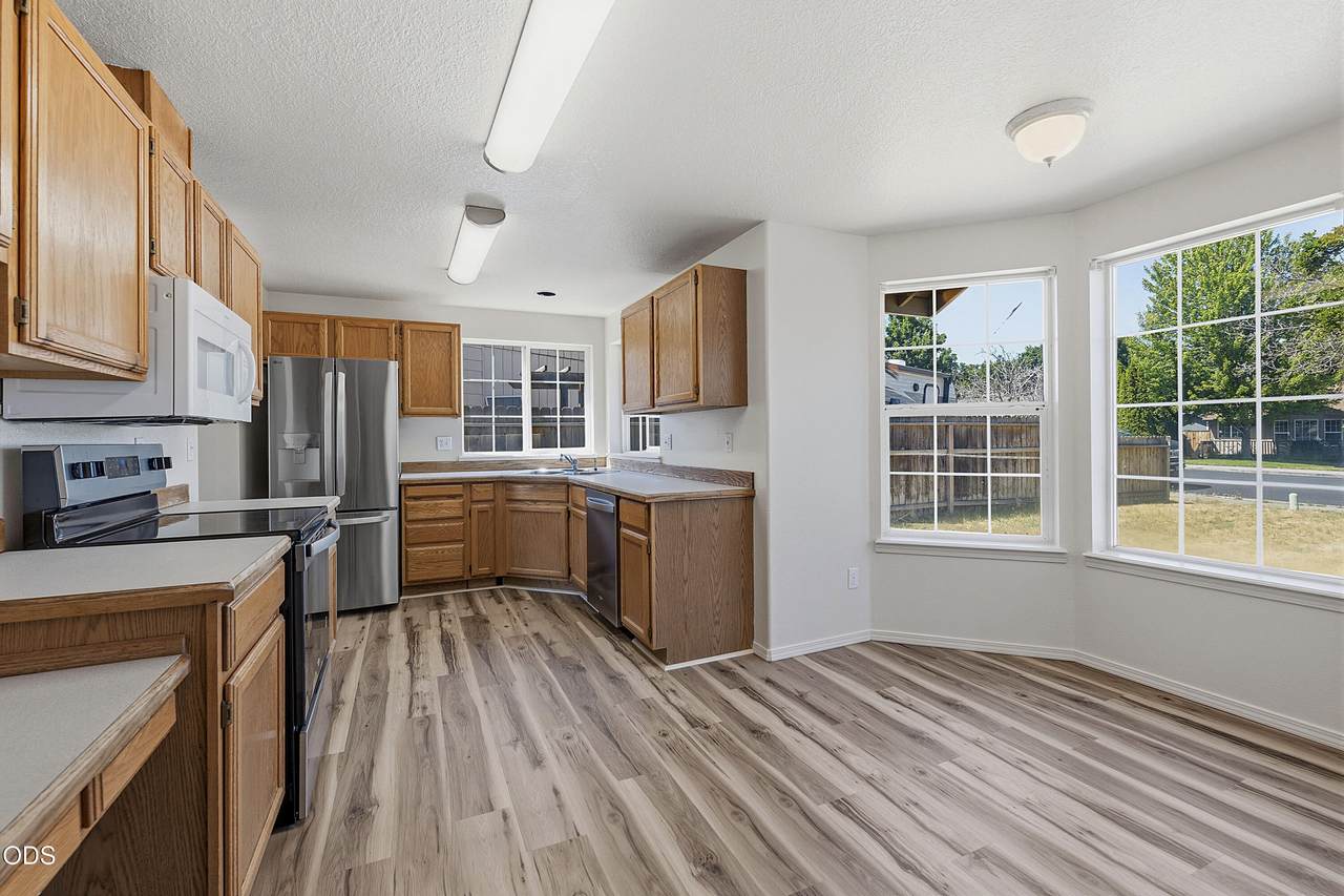 https://bt-photos.global.ssl.fastly.net/coar/1280_boomver_1_220224463-2.jpg
