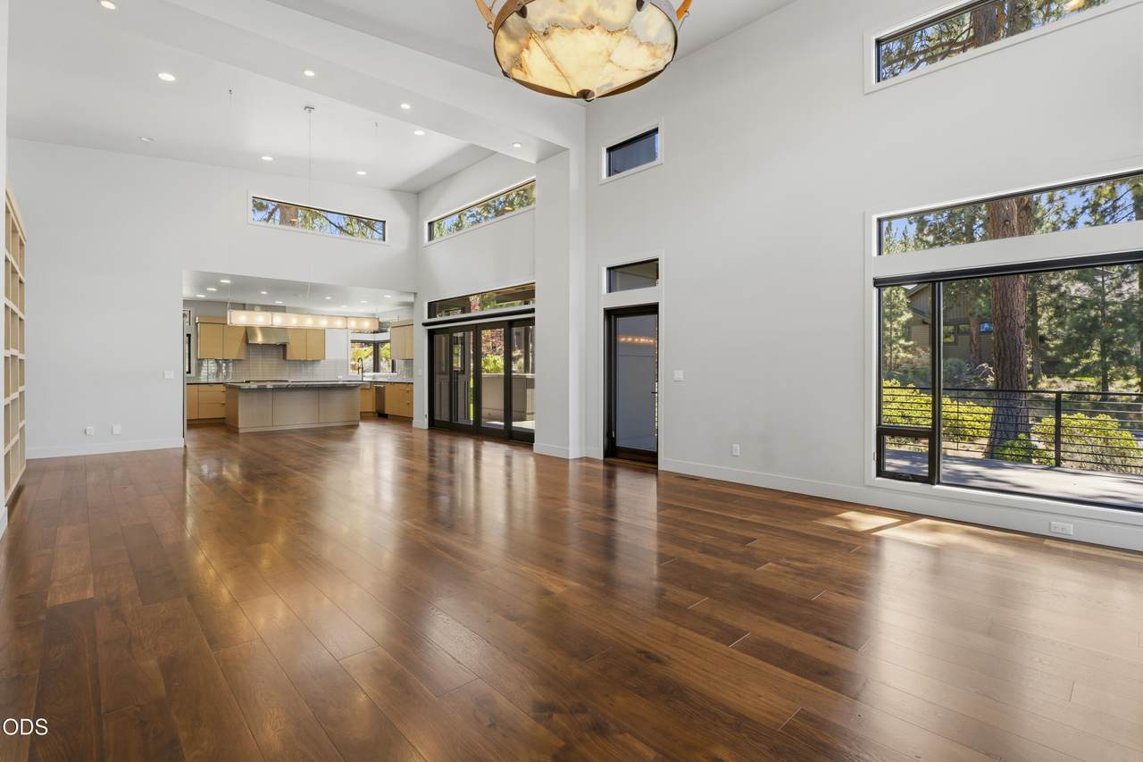 https://bt-photos.global.ssl.fastly.net/coar/1280_boomver_1_220224480-2.jpg
