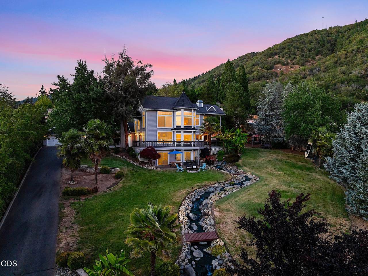 921 Beacon Drive - Photo 1