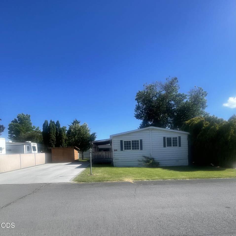 3415 Crest Street - Photo 1