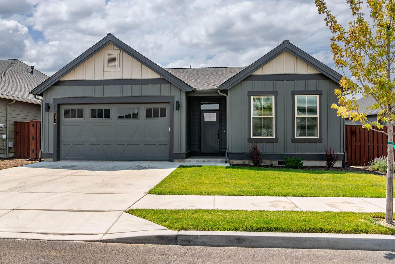 1076 Henry Drive - Photo 1