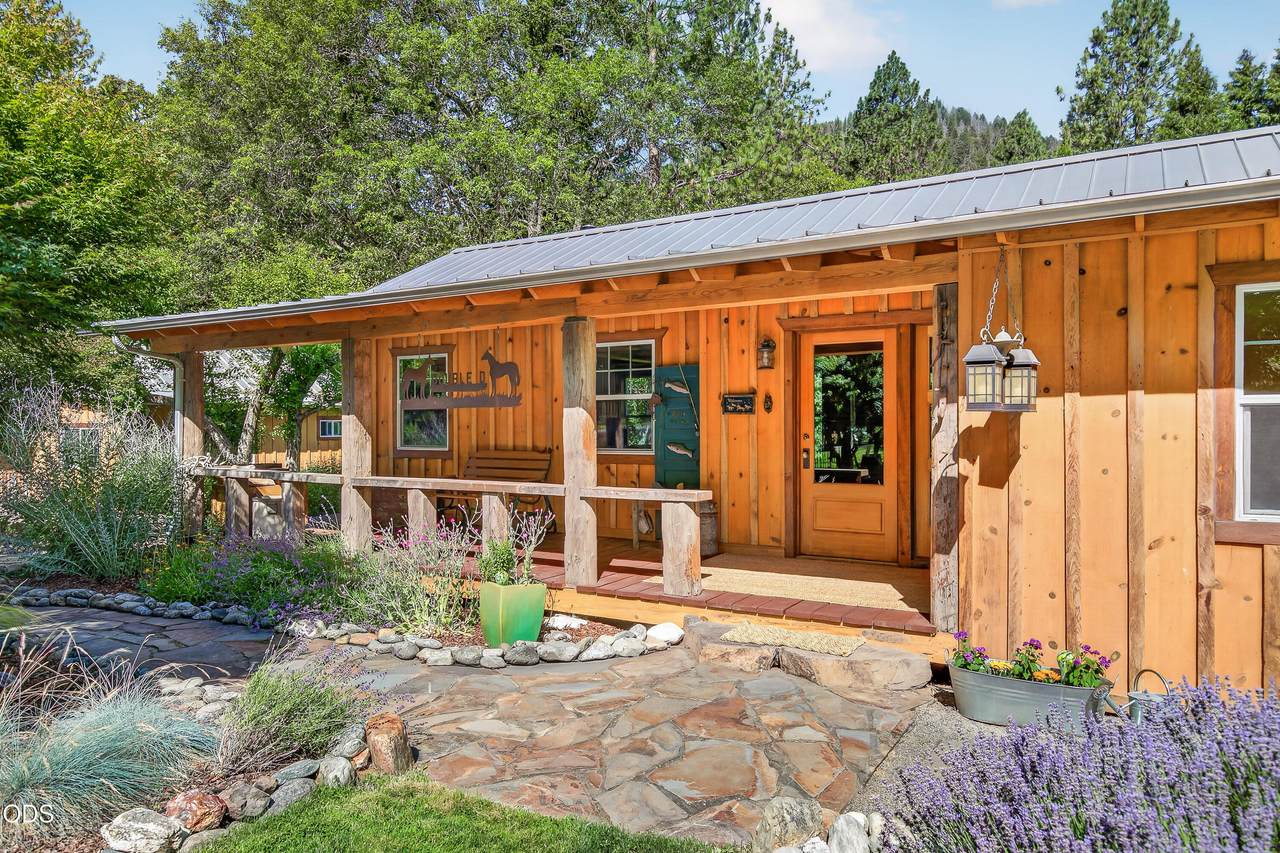9662 Upper Applegate Road - Photo 1