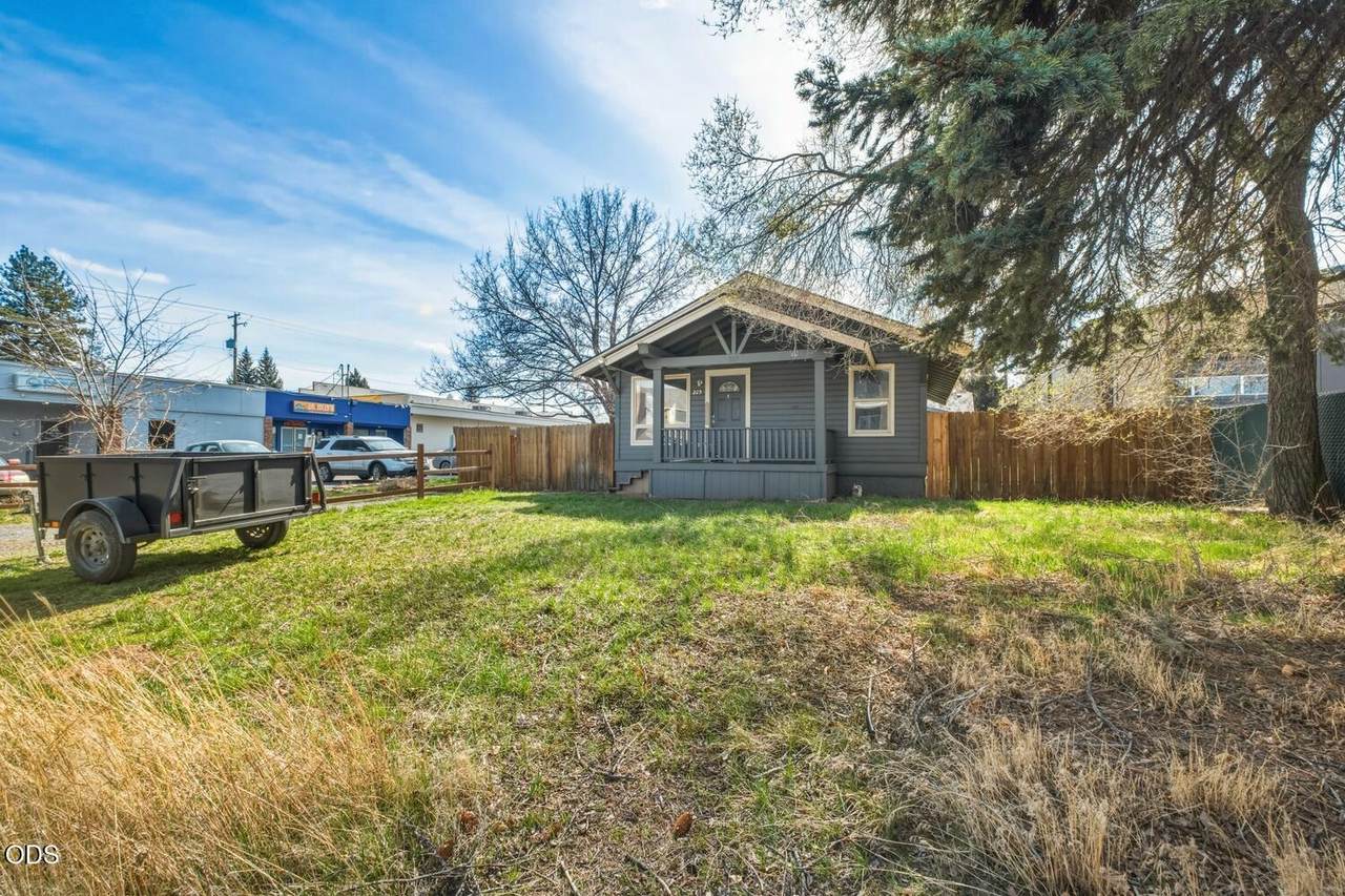 225 Vine Lane - Photo 1