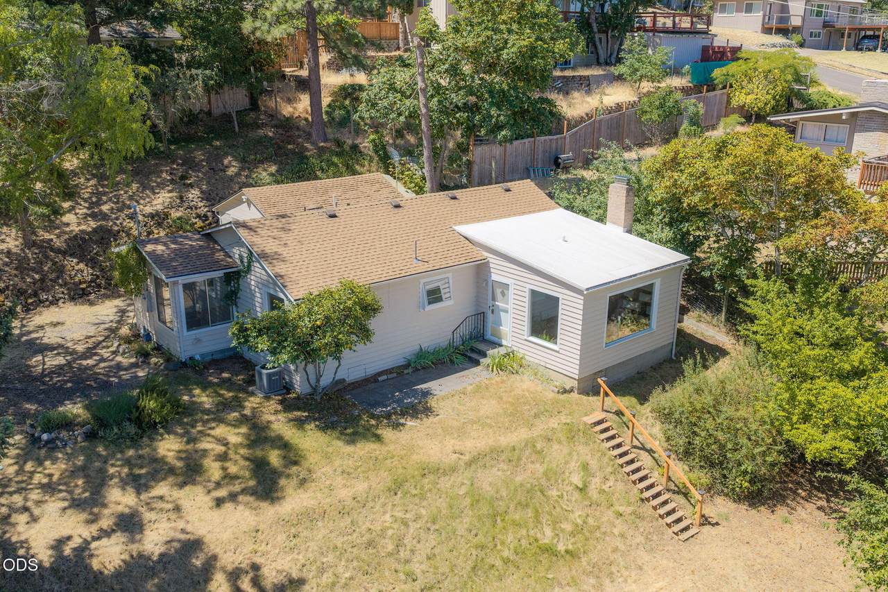 595 Monroe Street - Photo 1