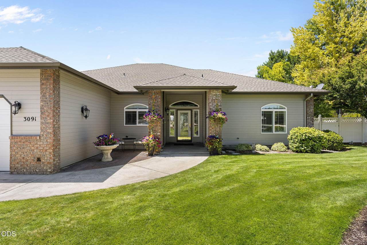 3091 West Hills Loop - Photo 1