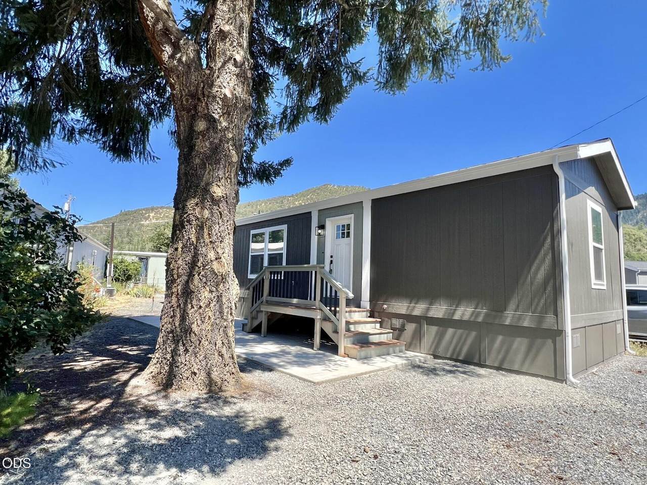 2097 Rogue River Highway - Photo 1